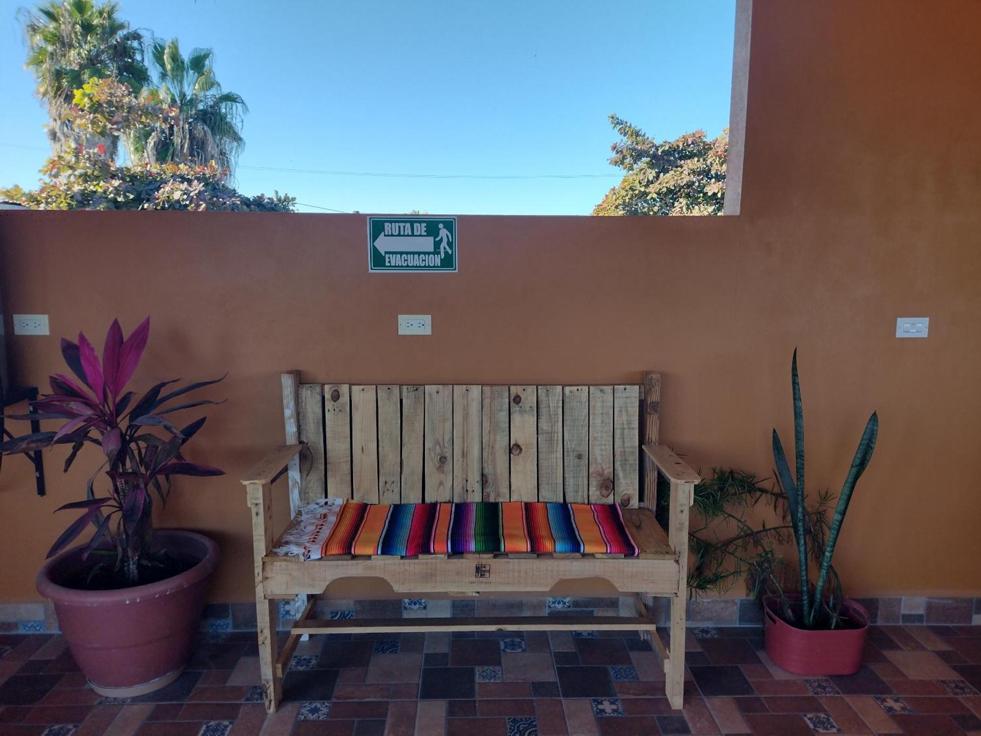 Hotel Prado'S Puerto San Carlos Buitenkant foto